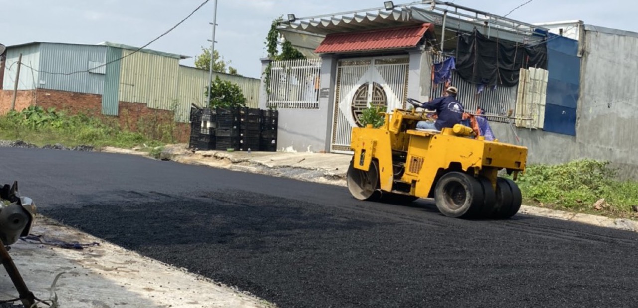 xe cán bê tông nhựa nóng